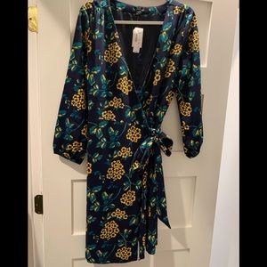 Never been worn! Beautiful dress.